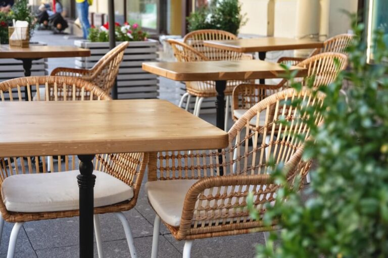 fotel technorattanowy