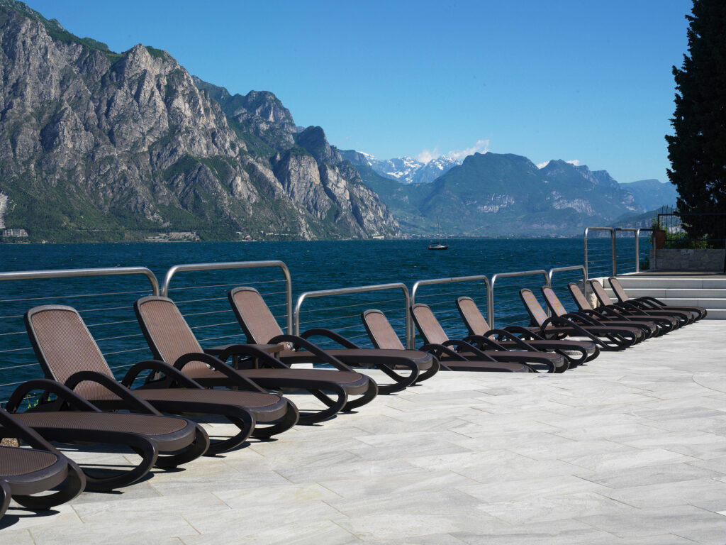 Leżaki basenowe do aquaparku