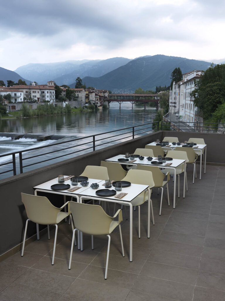 meble ogrodowe do restauracji Dominova